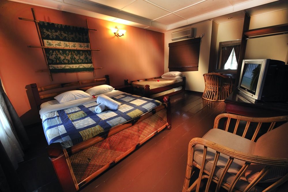 Paya Beach Spa & Dive Resort Kampung Genting Extérieur photo