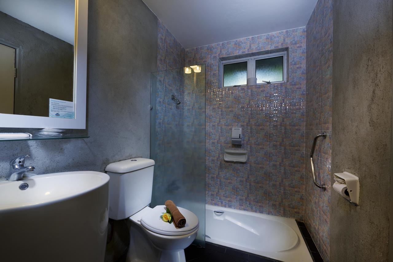 Paya Beach Spa & Dive Resort Kampung Genting Extérieur photo